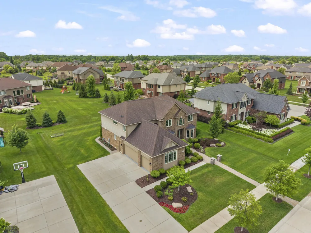 51847 Pierce Drive Lyon Charter Township, MI 48167