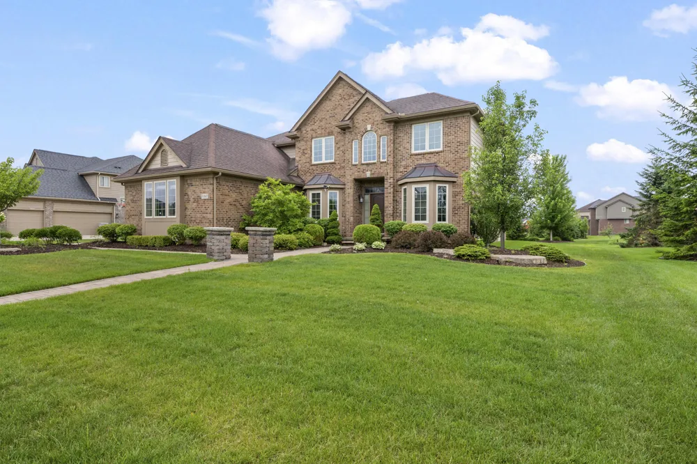 51847 Pierce Drive Lyon Charter Township, MI 48167
