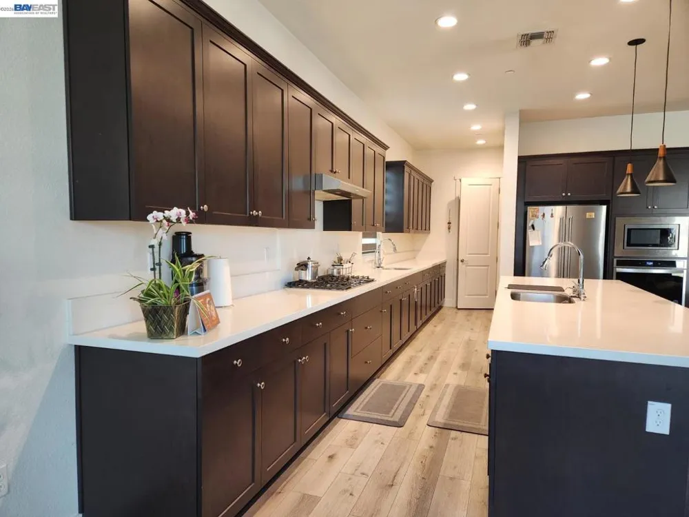 3206 Shrute Dr Lathrop, CA 95330