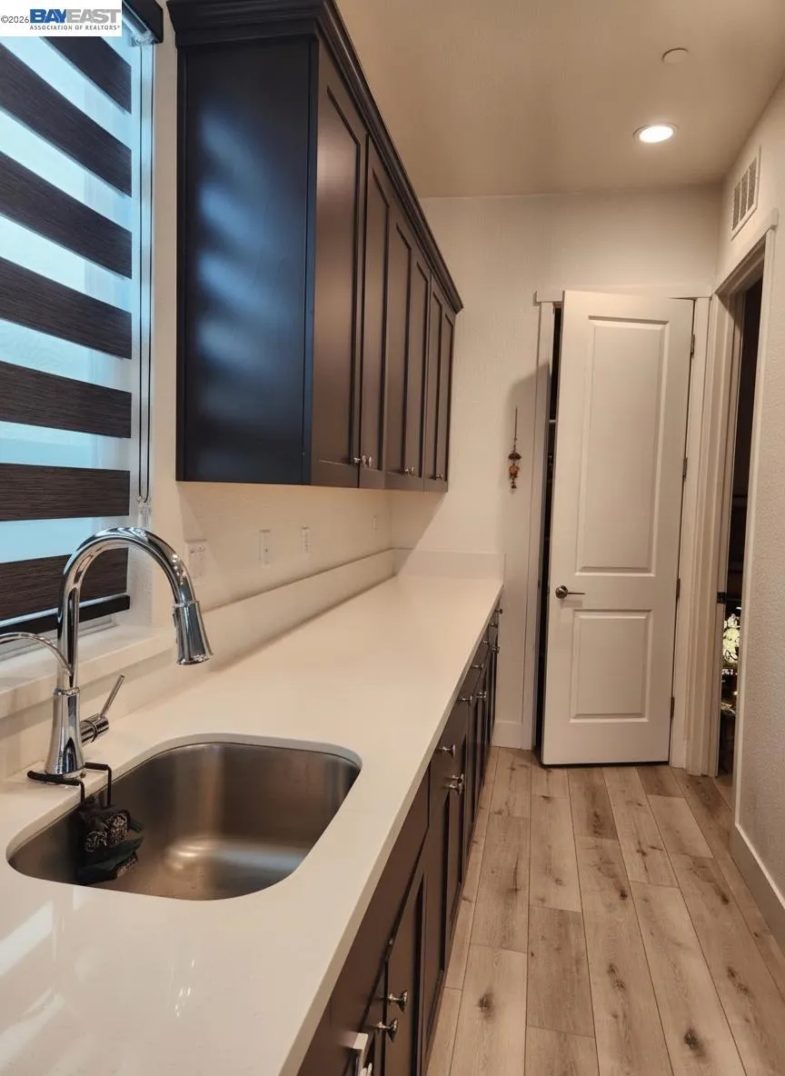 3206 Shrute Dr Lathrop, CA 95330
