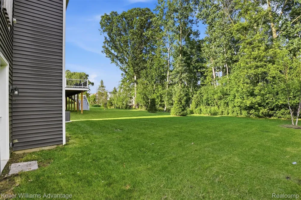24506 Jade Drive Farmington Hills City, MI 48336