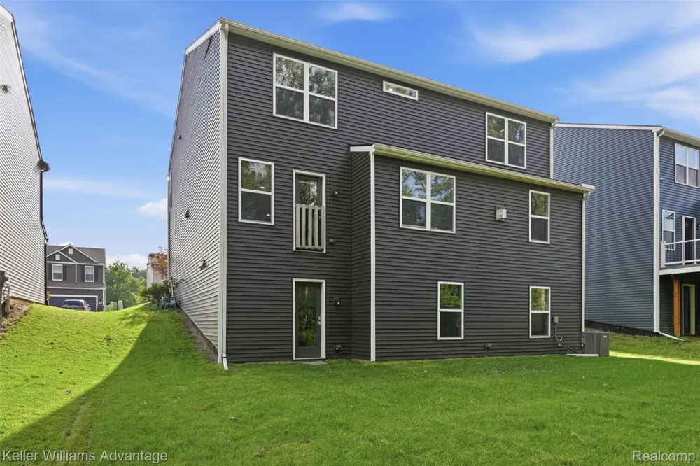 24506 Jade Drive Farmington Hills City, MI 48336