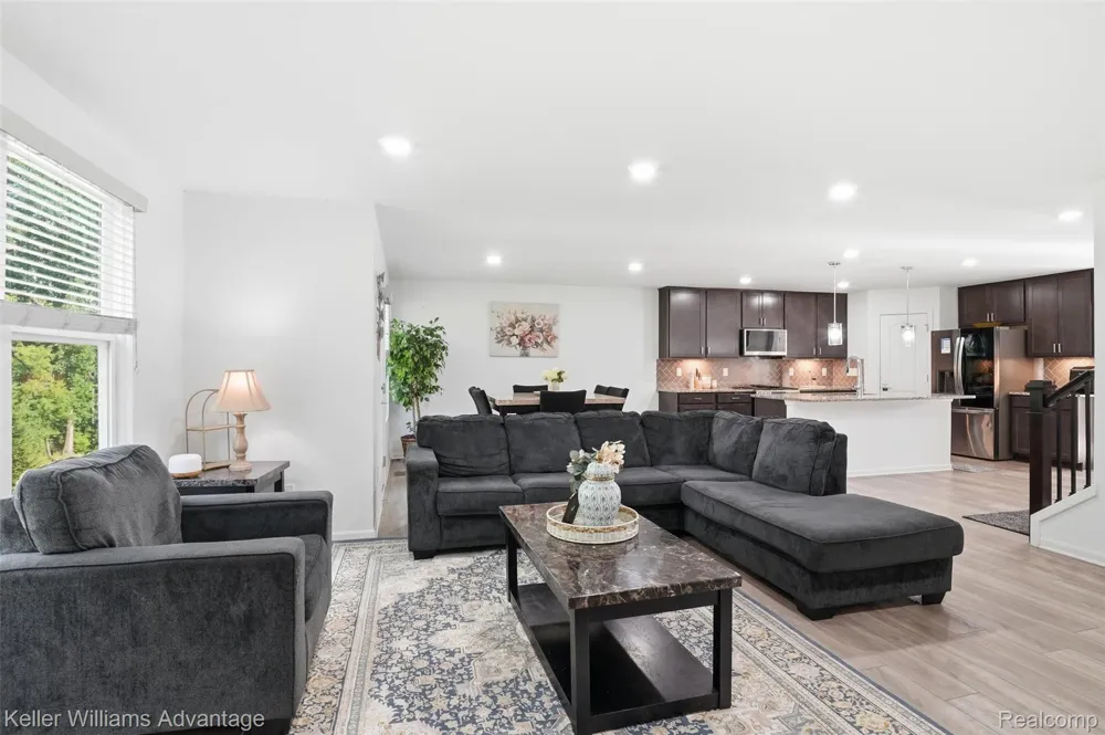 24506 Jade Drive Farmington Hills City, MI 48336
