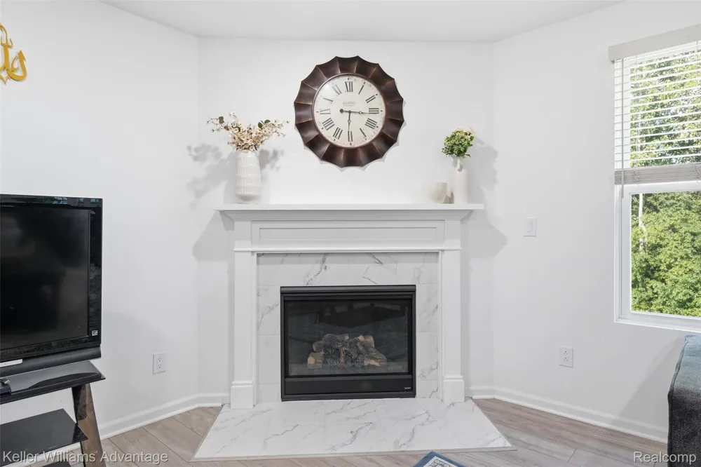 24506 Jade Drive Farmington Hills City, MI 48336