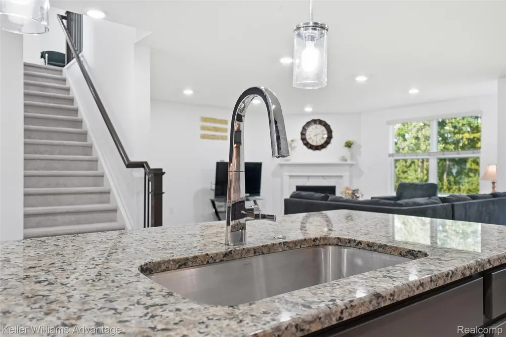 24506 Jade Drive Farmington Hills City, MI 48336