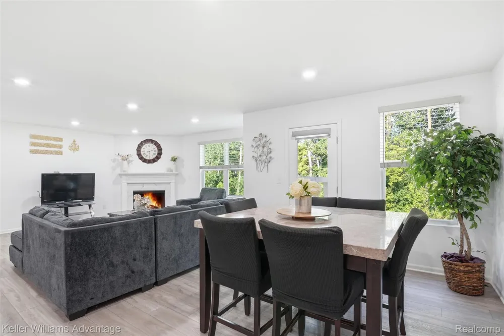 24506 Jade Drive Farmington Hills City, MI 48336