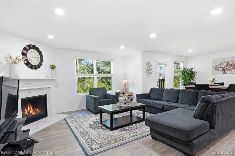24506 Jade Drive Farmington Hills City, MI 48336