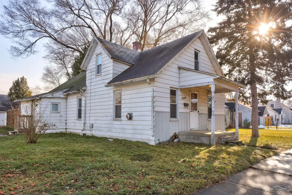 2502 Robinwood Avenue Saginaw City, MI 48601