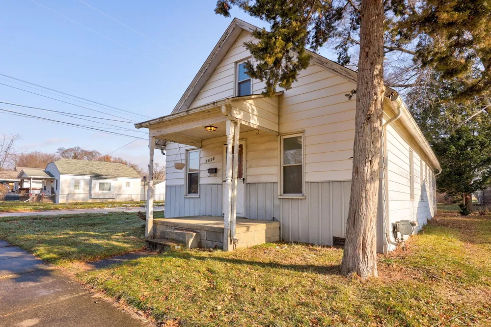 2502 Robinwood Avenue Saginaw City, MI 48601