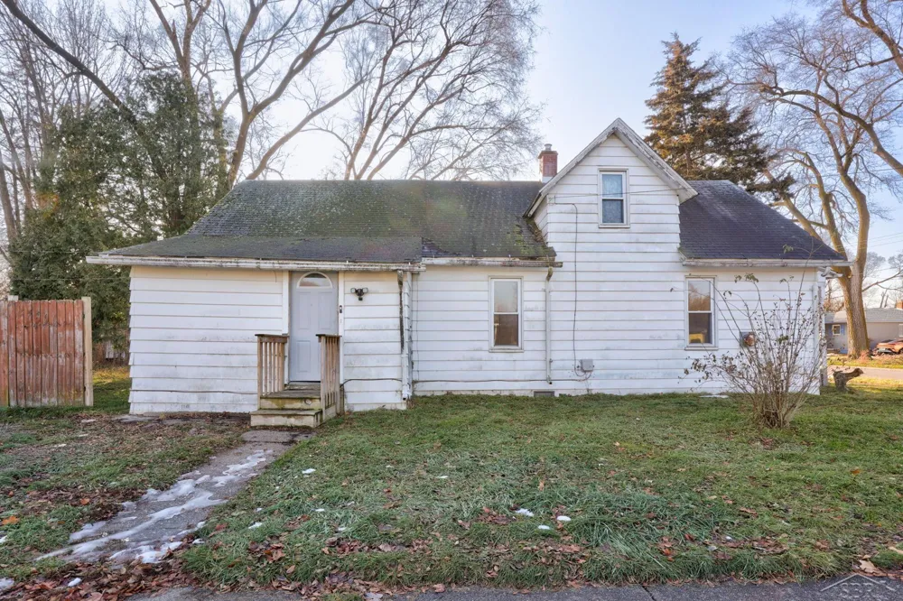 2502 Robinwood Avenue Saginaw City, MI 48601