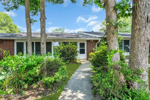 533 Dartmoor Court #D
