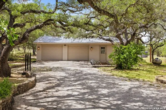 271 & 173 BIG CREEK RD Blanco, TX 78606