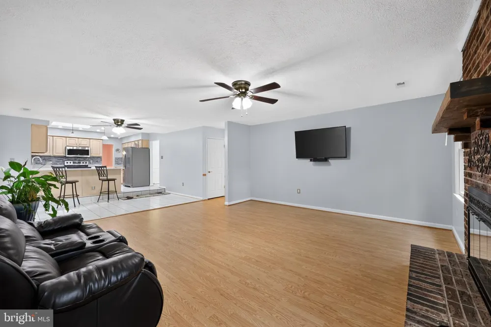 8835 REDBAY RUN Bel Alton, MD 20611