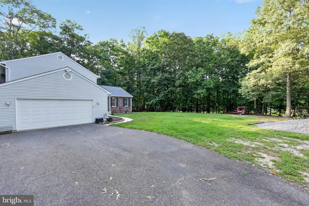 8835 REDBAY RUN Bel Alton, MD 20611