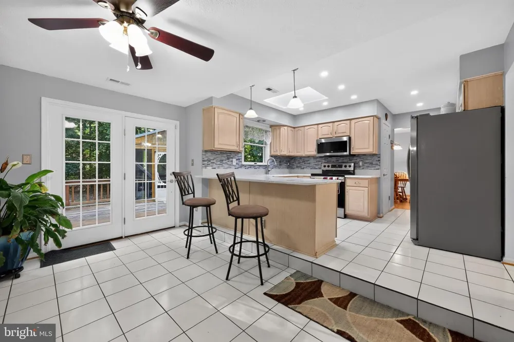 8835 REDBAY RUN Bel Alton, MD 20611