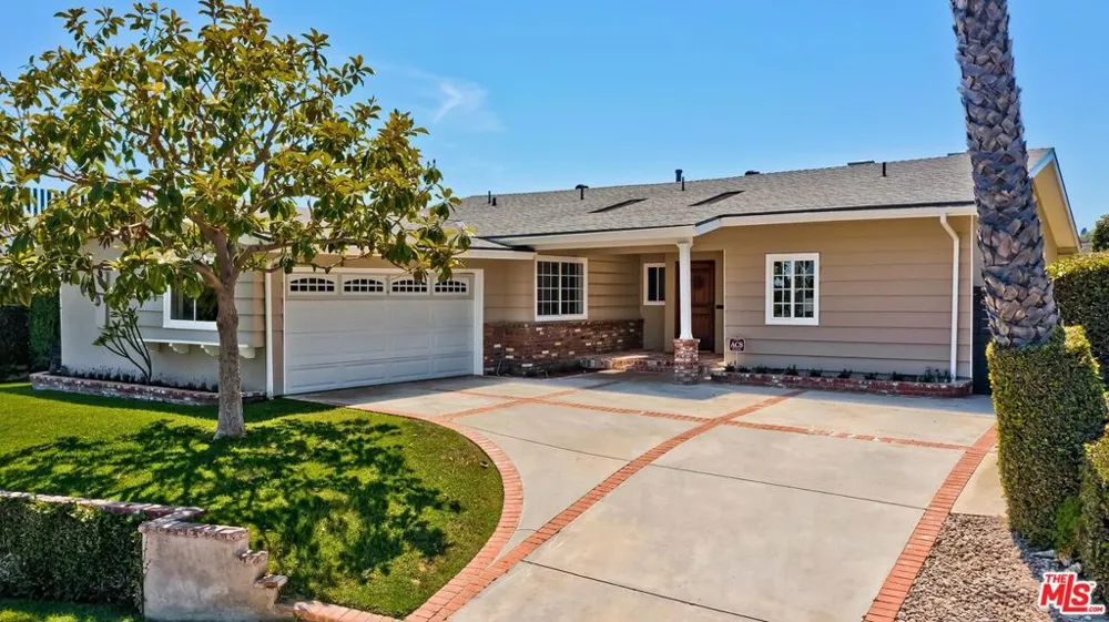 823 Enchanted Way Pacific Palisades, CA 90272