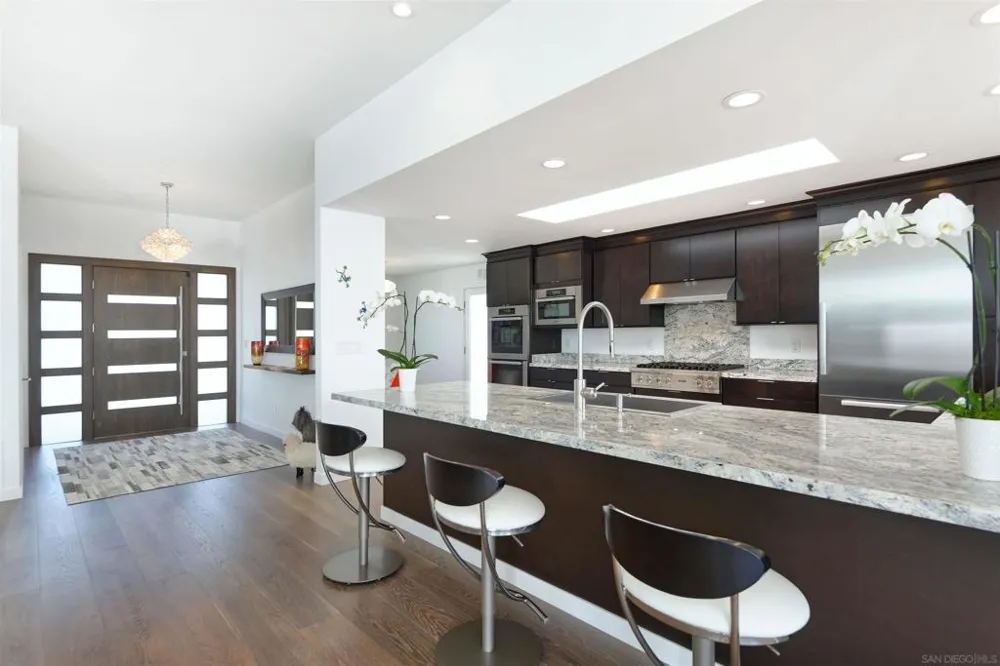 1573 Copa de Oro La Jolla, CA 92037