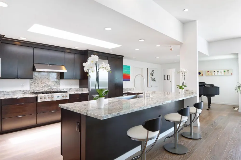 1573 Copa de Oro La Jolla, CA 92037
