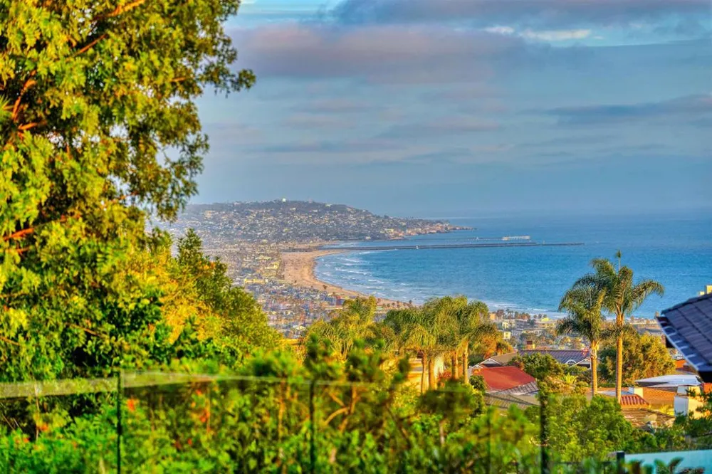 1573 Copa de Oro La Jolla, CA 92037