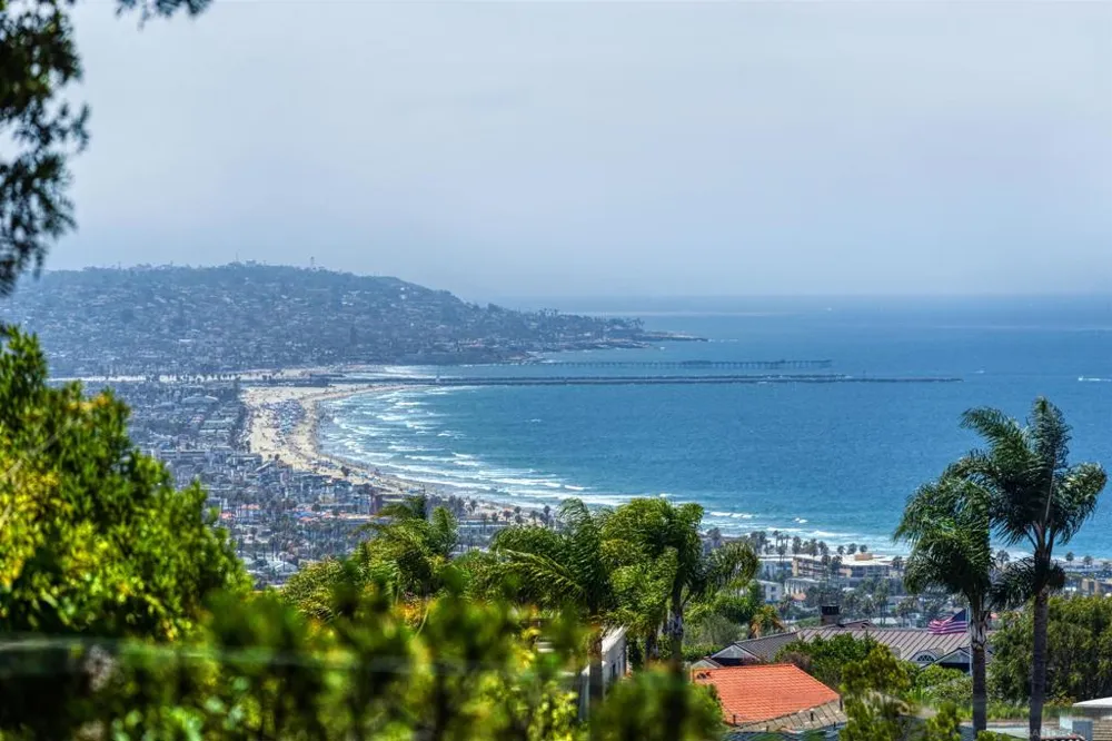 1573 Copa de Oro La Jolla, CA 92037