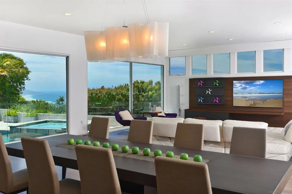 1573 Copa de Oro La Jolla, CA 92037