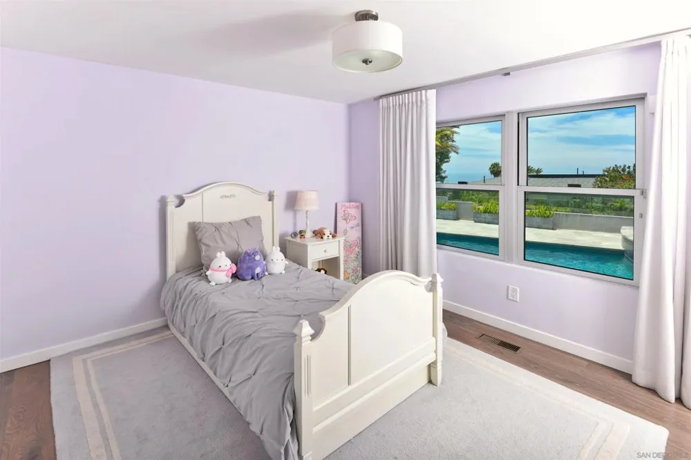 1573 Copa de Oro La Jolla, CA 92037