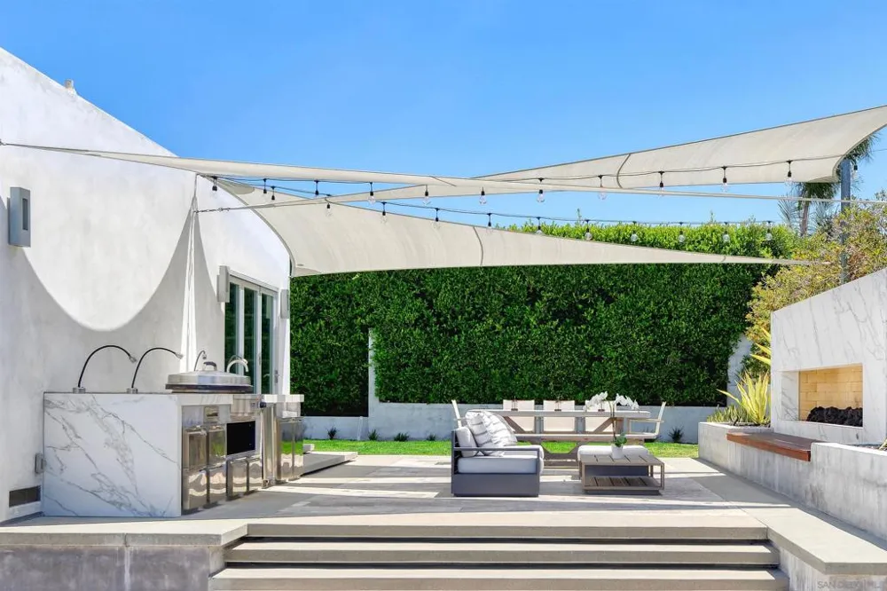 1573 Copa de Oro La Jolla, CA 92037