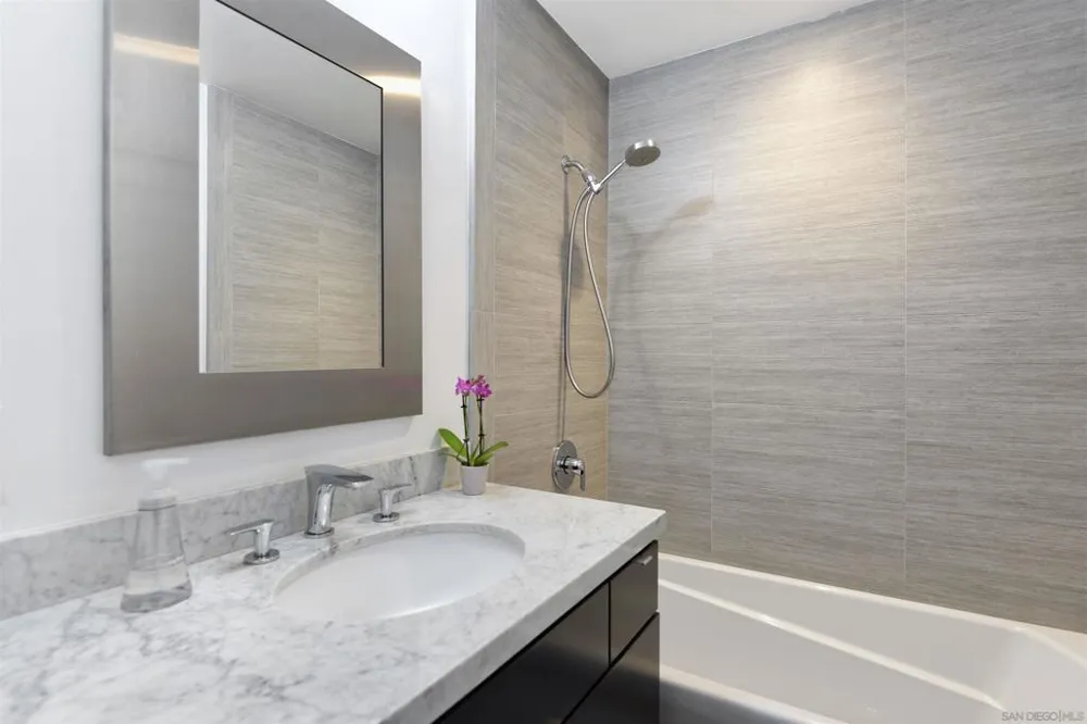 1573 Copa de Oro La Jolla, CA 92037