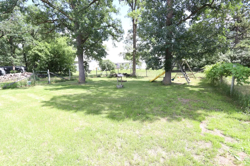 752 Lenmark Lane Badger, MN 56714