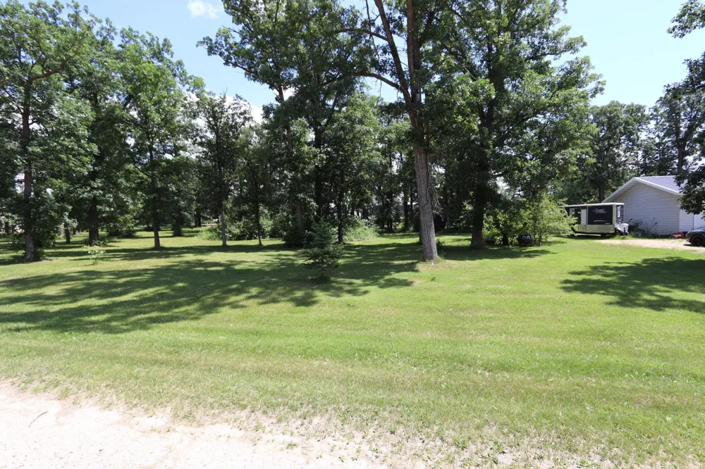 752 Lenmark Lane Badger, MN 56714
