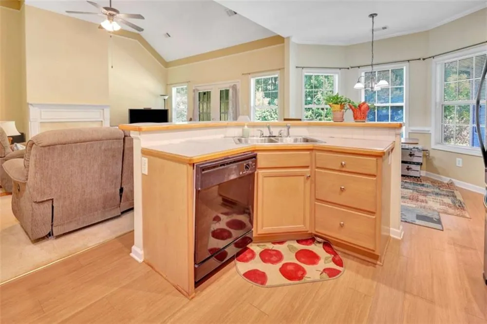 95 Blue Grass Way Oxford, GA 30054