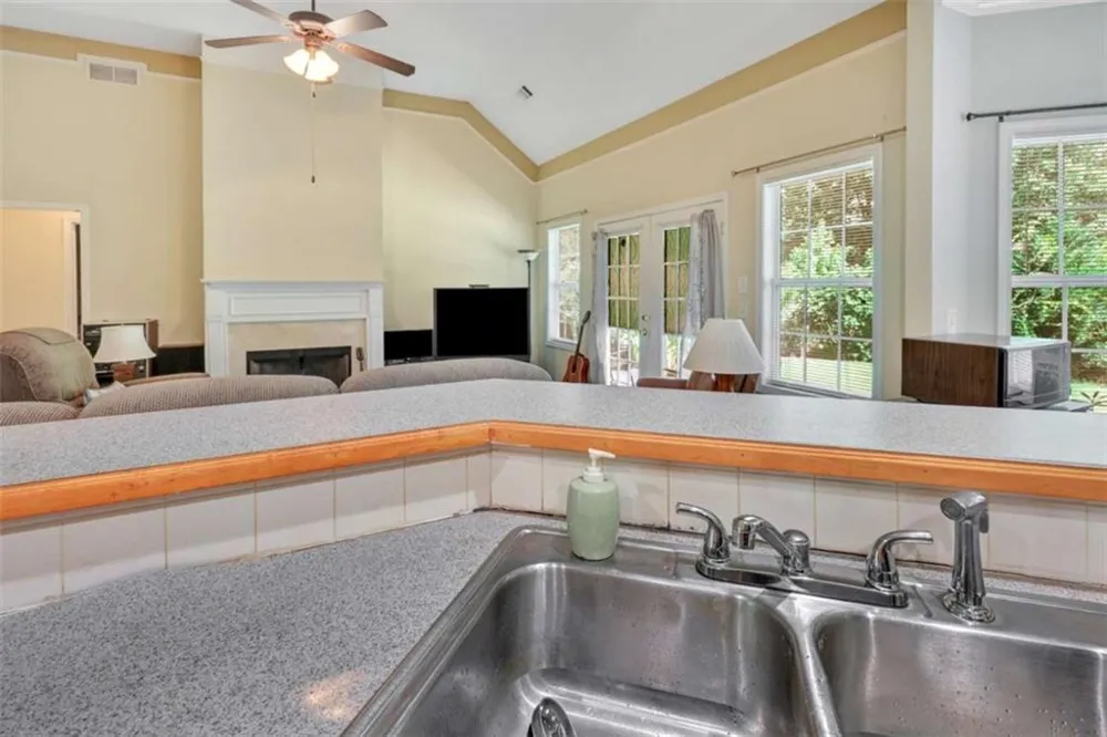 95 Blue Grass Way Oxford, GA 30054