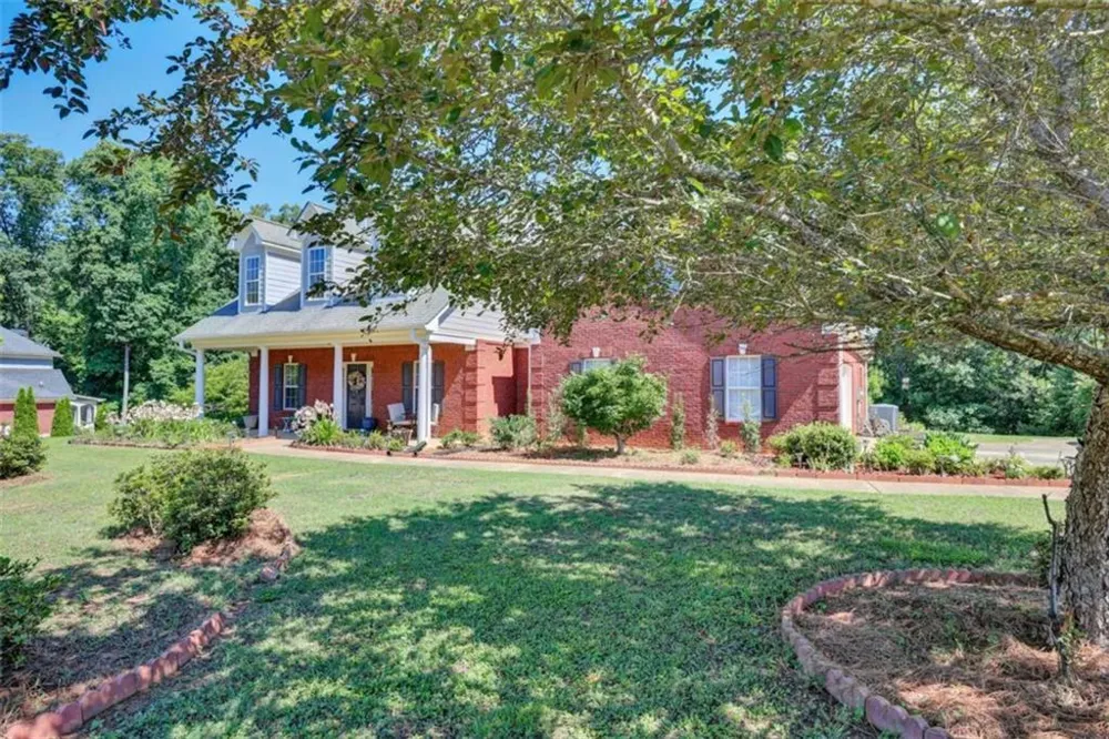 95 Blue Grass Way Oxford, GA 30054