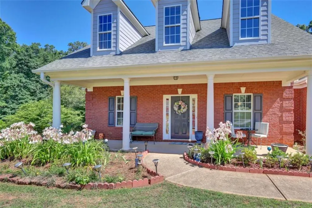 95 Blue Grass Way Oxford, GA 30054