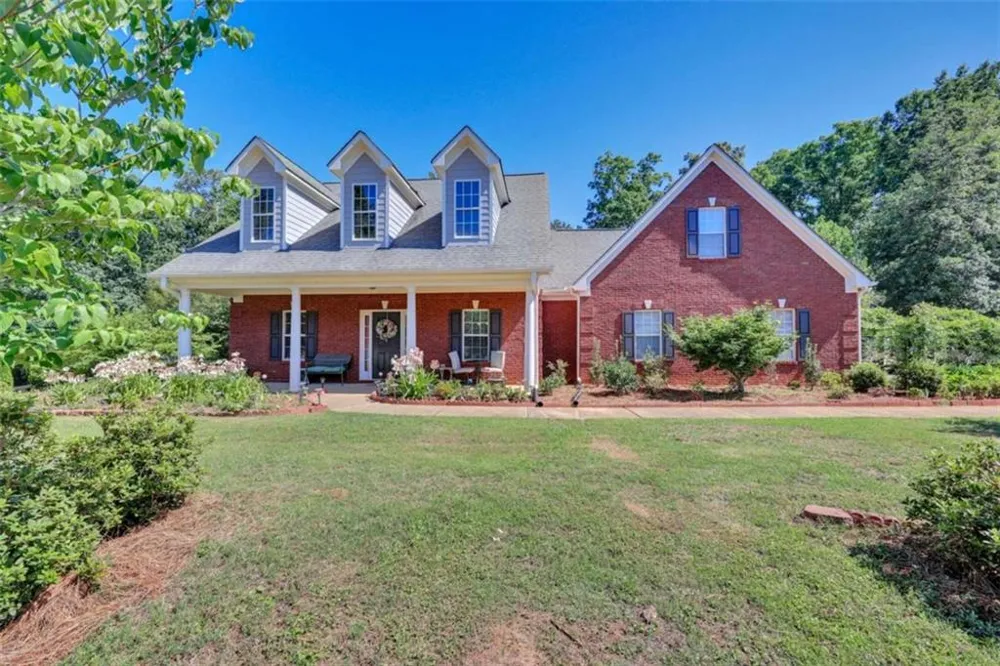 95 Blue Grass Way Oxford, GA 30054