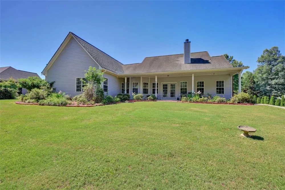 95 Blue Grass Way Oxford, GA 30054