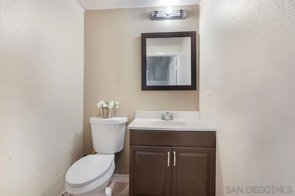 8166 Paradise Valley Ct. Spring Valley, CA 91977