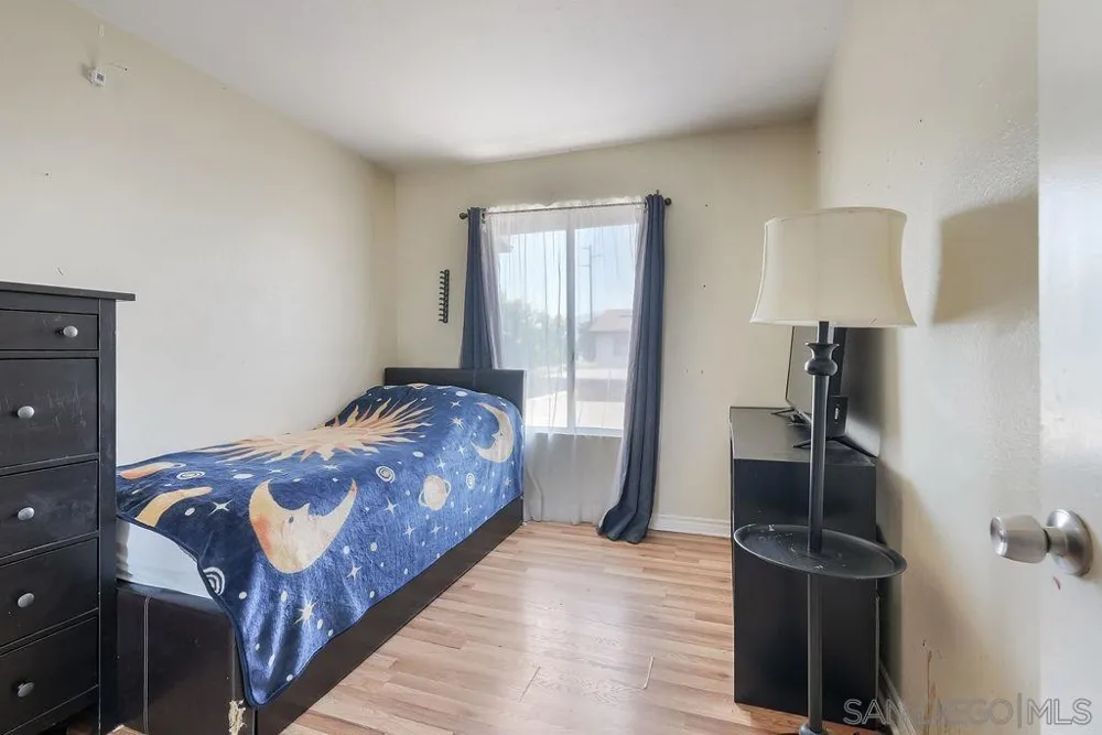 8166 Paradise Valley Ct. Spring Valley, CA 91977