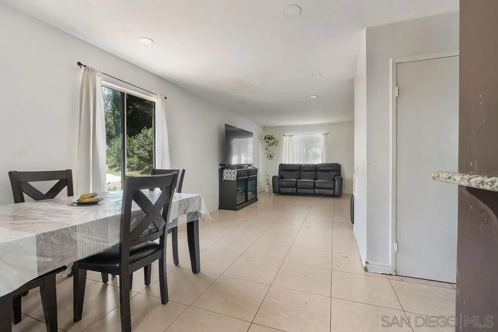 8166 Paradise Valley Ct. Spring Valley, CA 91977