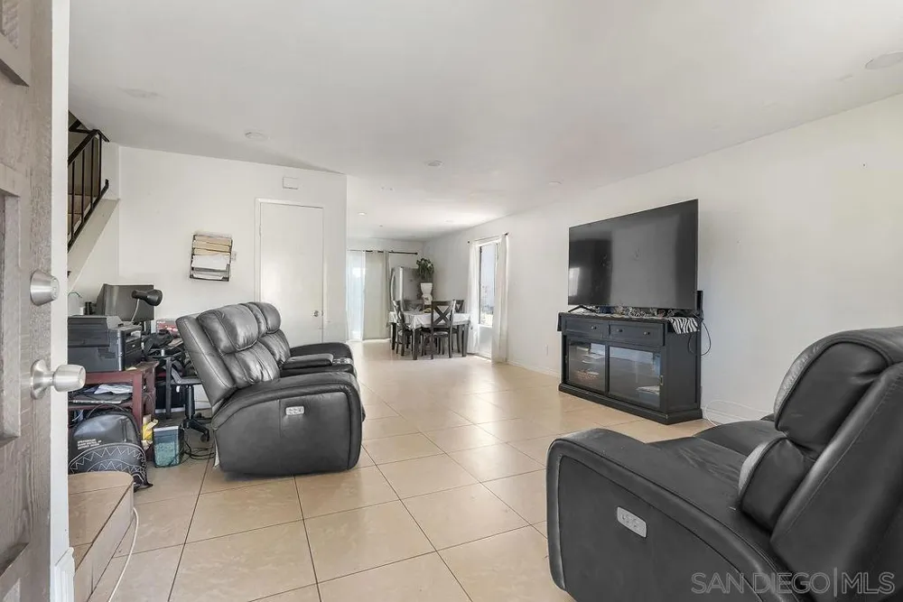 8166 Paradise Valley Ct. Spring Valley, CA 91977