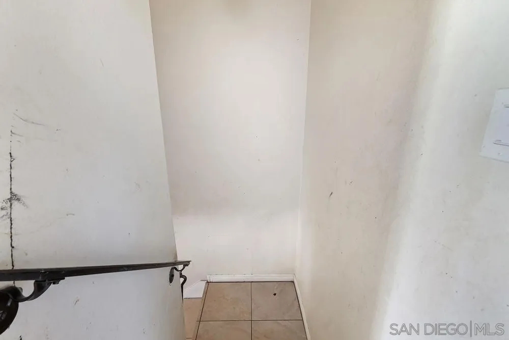 8166 Paradise Valley Ct. Spring Valley, CA 91977