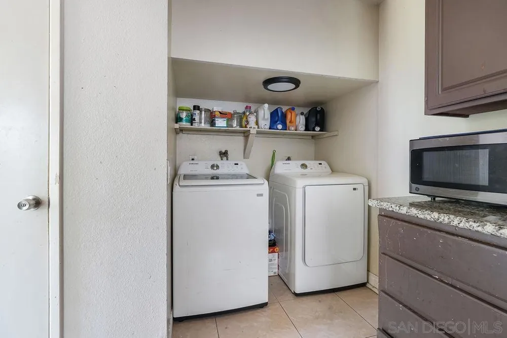 8166 Paradise Valley Ct. Spring Valley, CA 91977