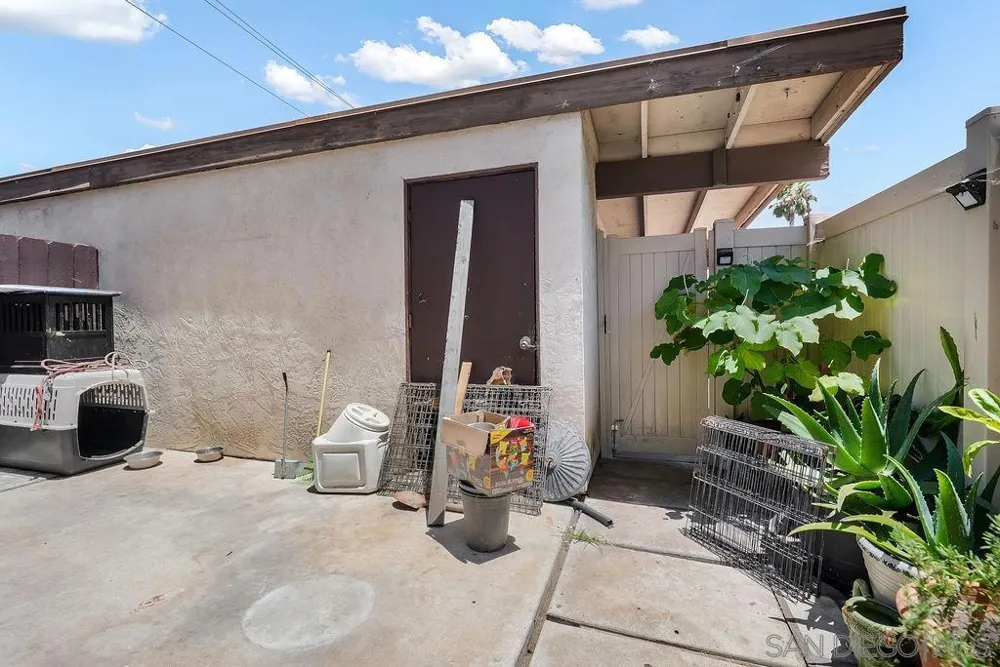 8166 Paradise Valley Ct. Spring Valley, CA 91977