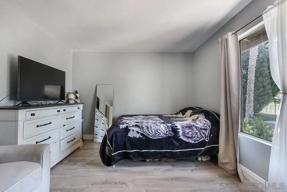 8166 Paradise Valley Ct. Spring Valley, CA 91977