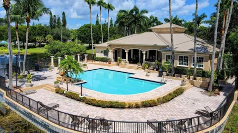 1400 Crestwood Court S #1402