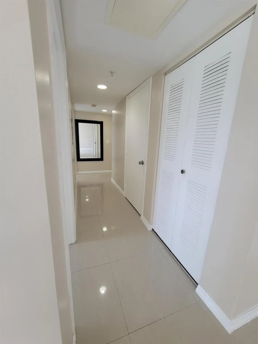 1400 Crestwood Court S #1402 Royal Palm Beach, FL 33411
