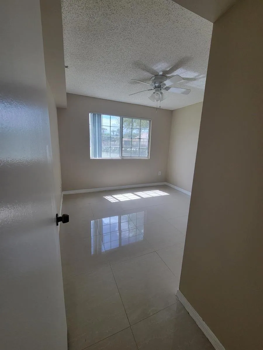1400 Crestwood Court S #1402 Royal Palm Beach, FL 33411
