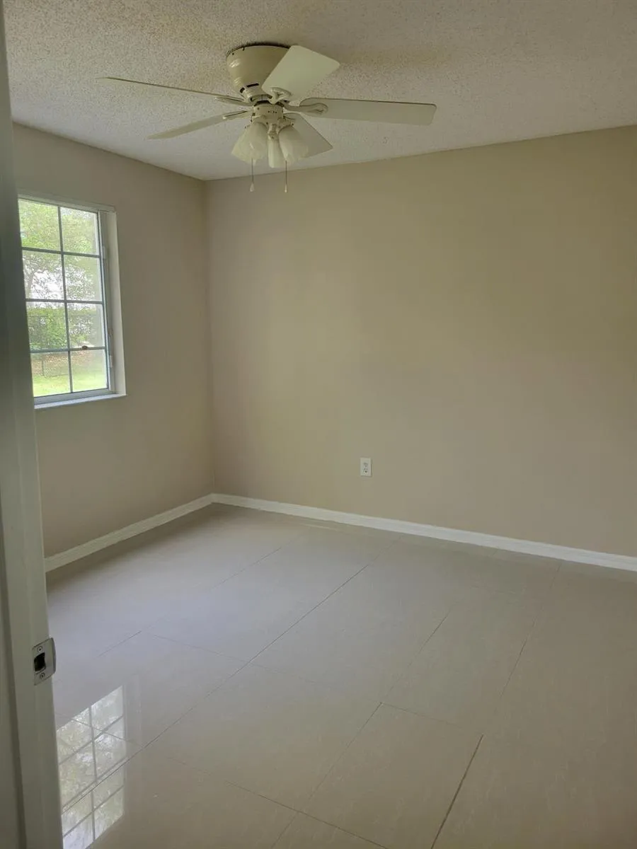 1400 Crestwood Court S #1402 Royal Palm Beach, FL 33411