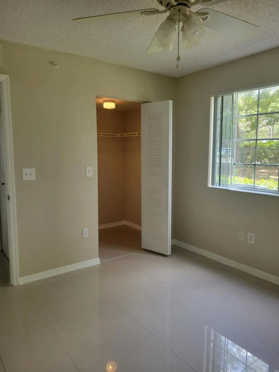 1400 Crestwood Court S #1402 Royal Palm Beach, FL 33411