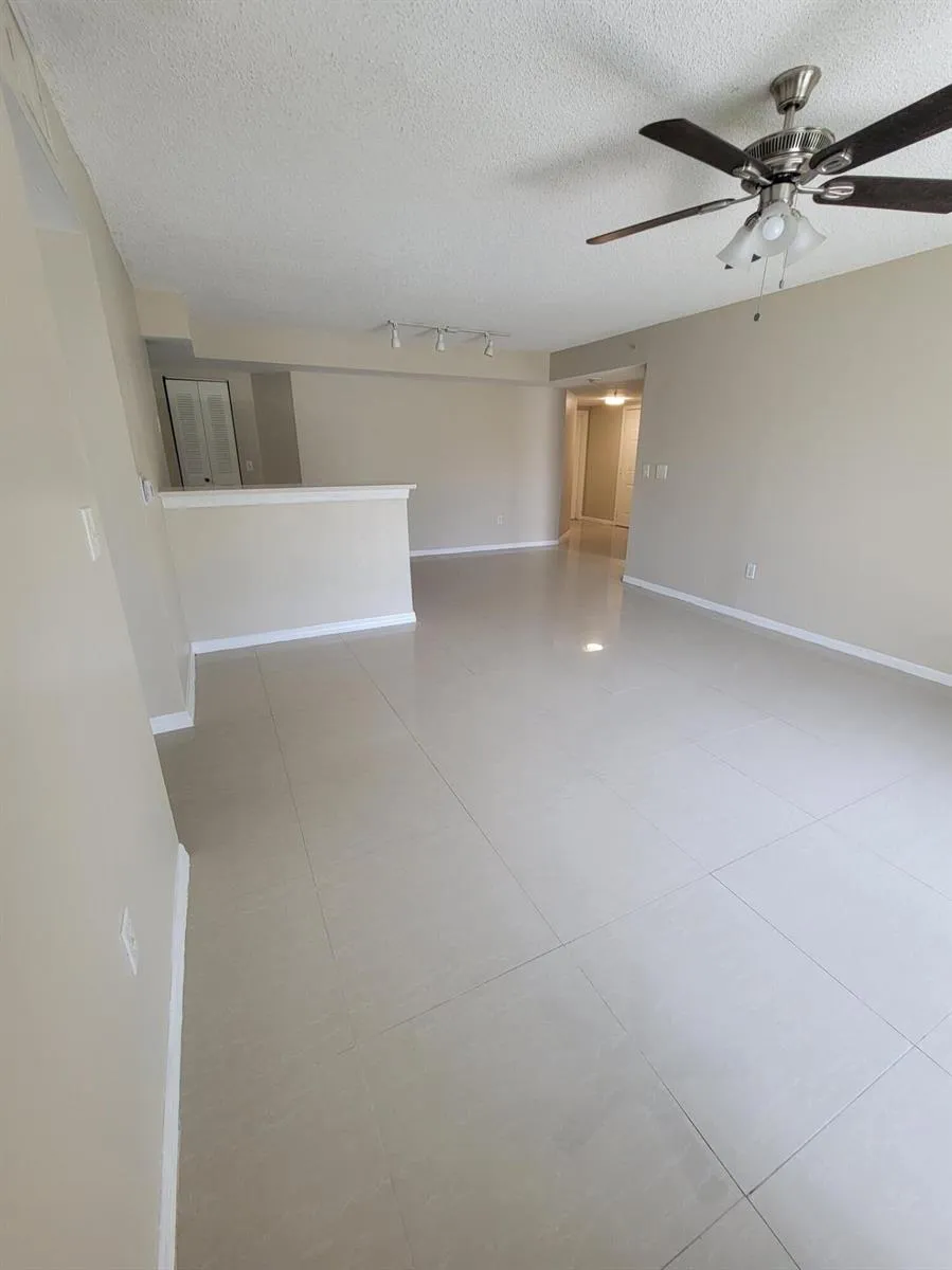 1400 Crestwood Court S #1402 Royal Palm Beach, FL 33411